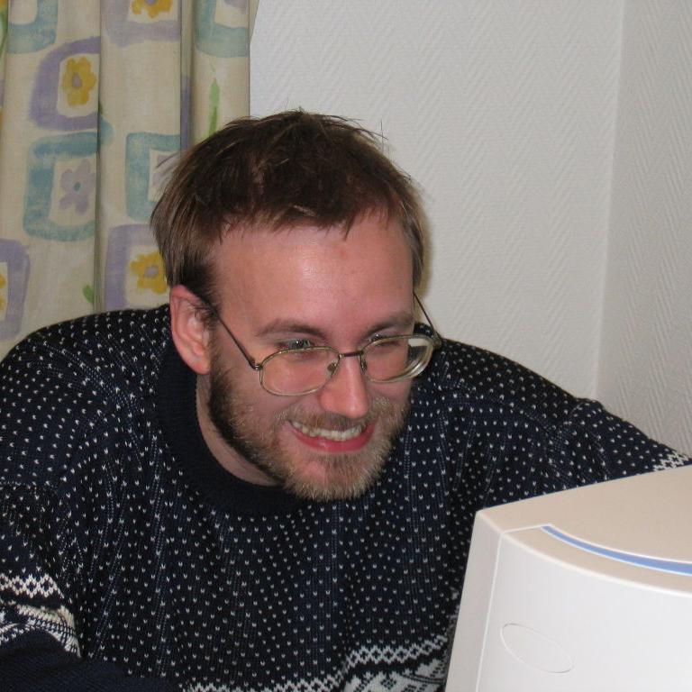 Jonas 2006 vid datorn